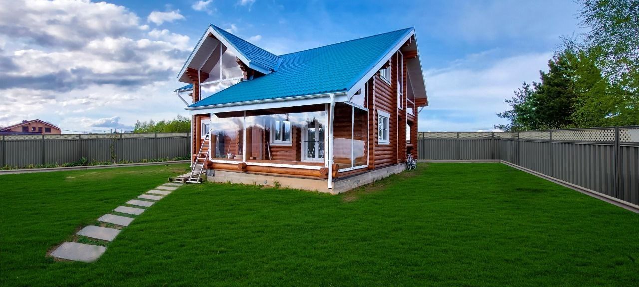 Мягкие окна на веранде загородного дома в Курчатове